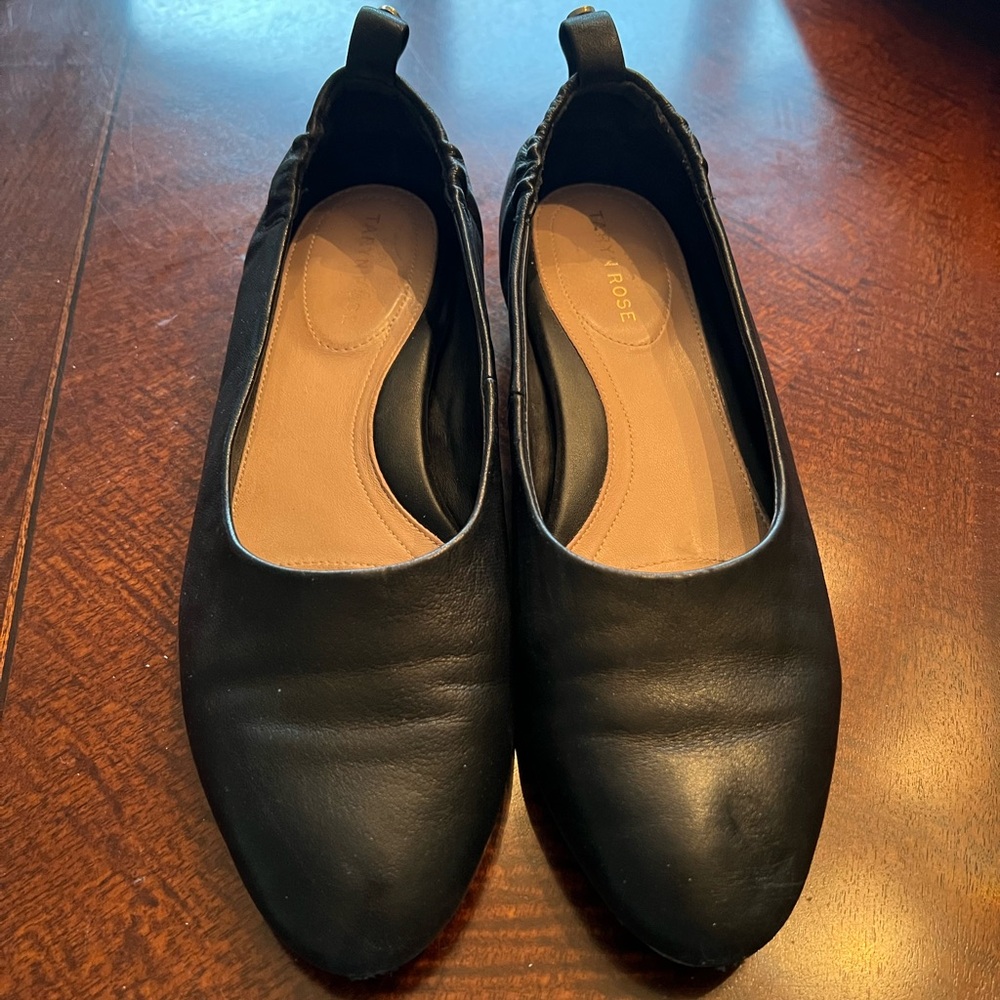 Taryn Rose Bess Leather Ballet Flats in black Size 7.5 / 37.5 Preowned